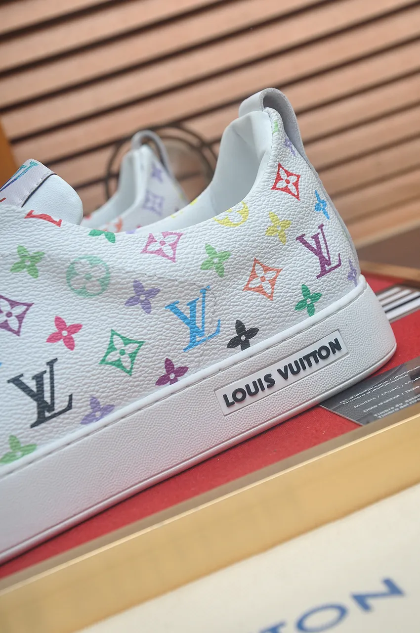 Men's men's shoes💰460💶[LOUIS VUITTON] Same style as LV. Louis Vuitton official website [satisfied] original single hot model, LV original factory cowhide material 👑1:1 original plate, sheepskin lining, original foam outsole. Body accessories one-to-one mold opening 💪 Counter quality 🙏 Dear friends, if you are still worried about wearing matching shoes 💋, then these shoes are your best choice 🎁🎁! 38-44